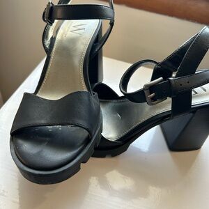 Elegant Black Women's Sandals, pre love